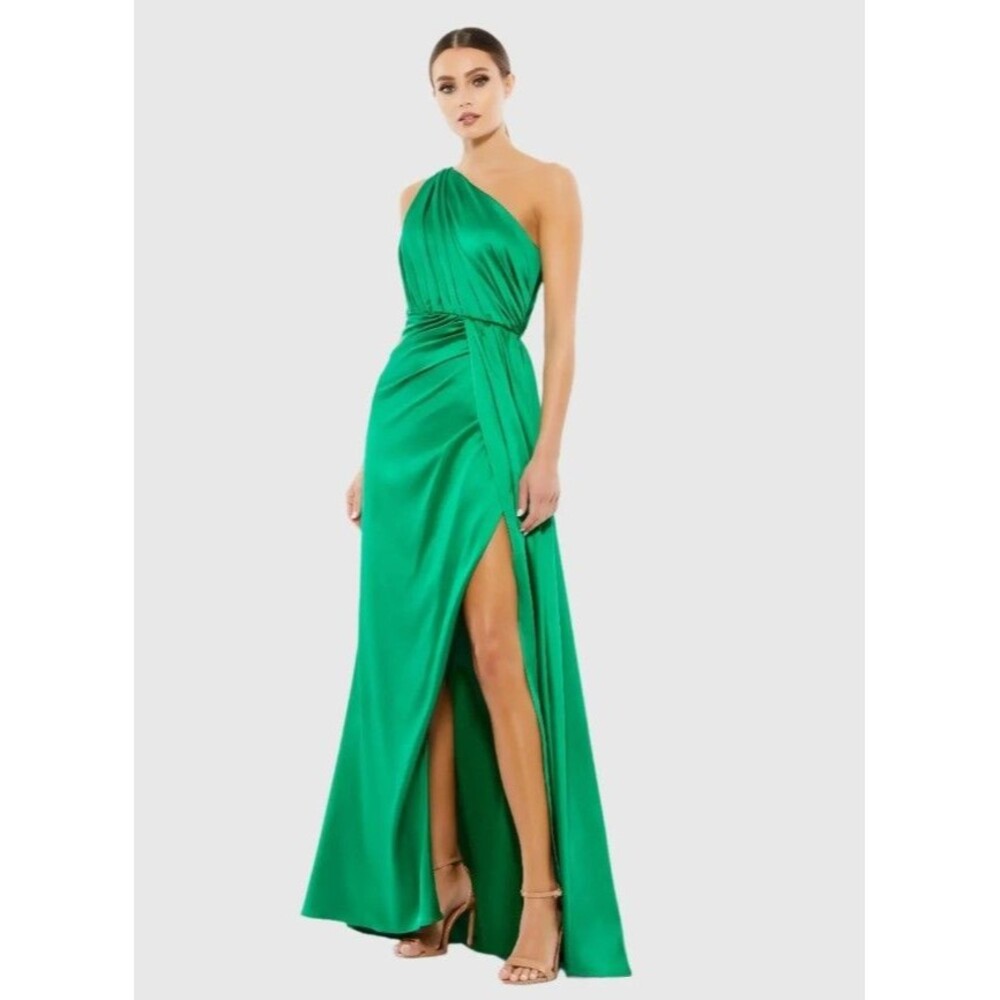 Ieena Mac Duggal Emerald Green One-Shoulder Ruched Satin Gown Size 6 $398